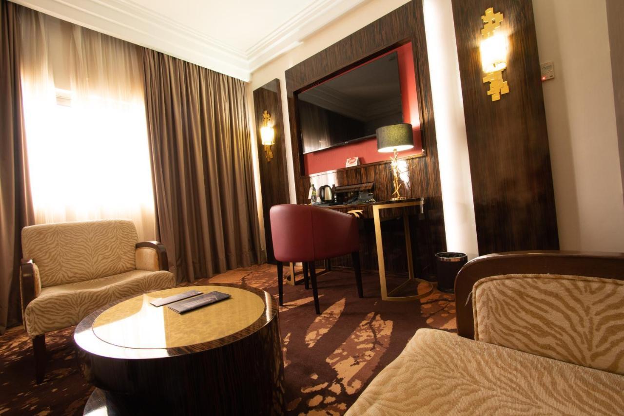 Hotel Fleur De Lys Plateau Dakar Exterior photo
